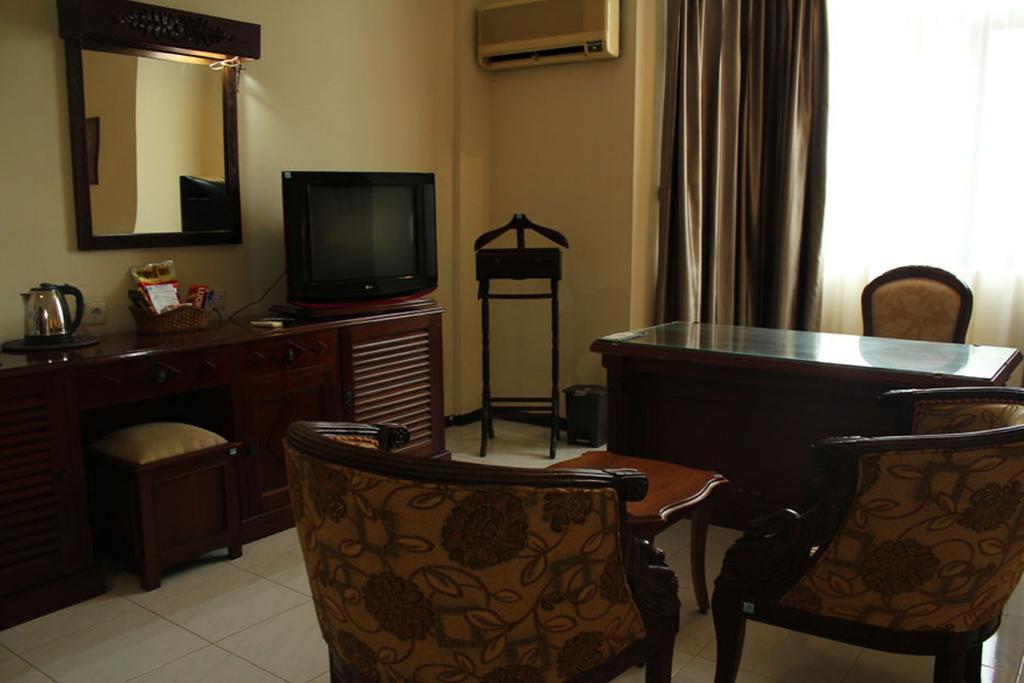 Jepara Indah Hotel Esterno foto