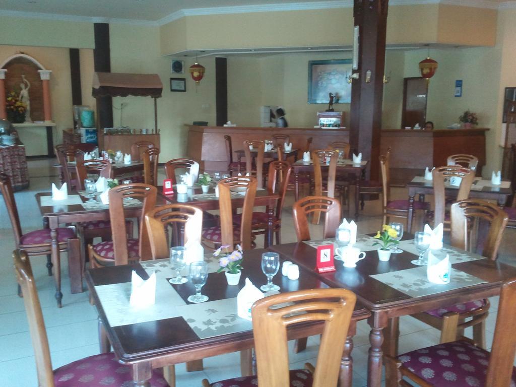 Jepara Indah Hotel Esterno foto