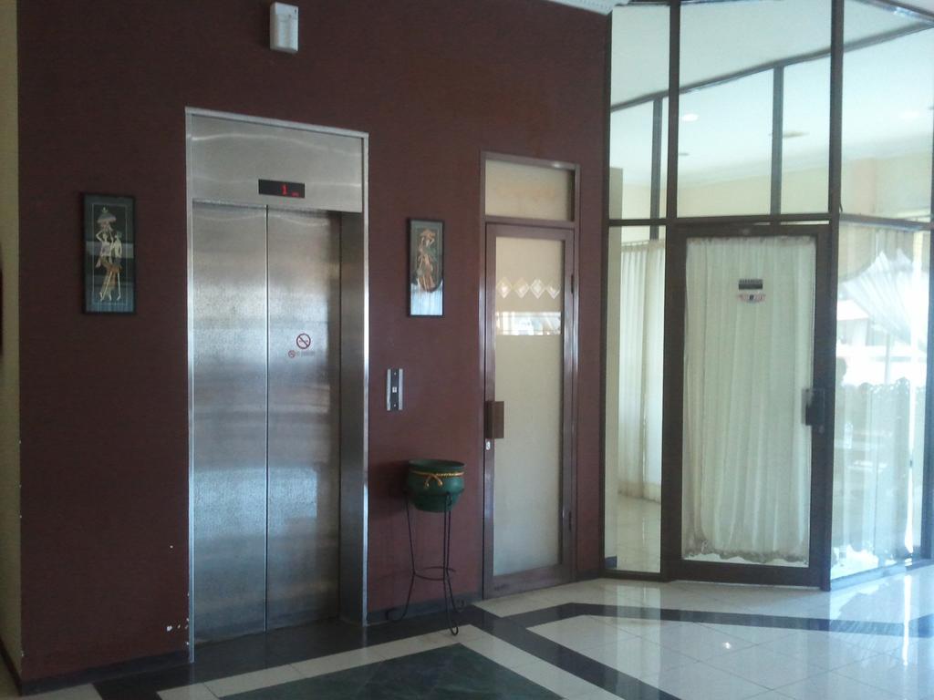 Jepara Indah Hotel Esterno foto