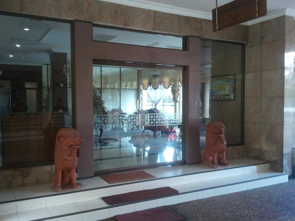 Jepara Indah Hotel Esterno foto