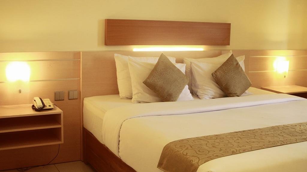 Jepara Indah Hotel Esterno foto