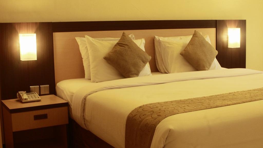 Jepara Indah Hotel Esterno foto